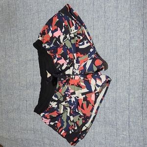 Lululemon Hotty Hot shorts sz. 10